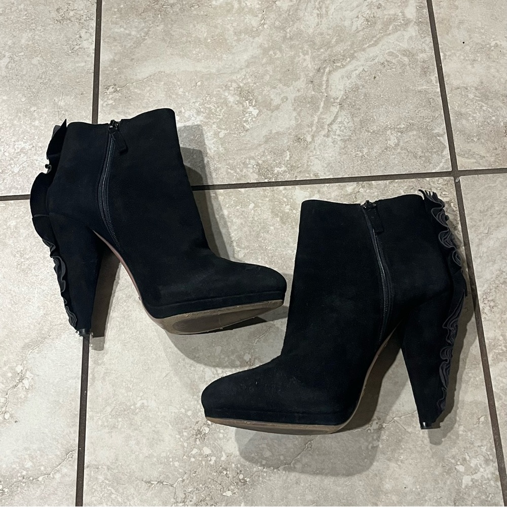 Prada Shoes Womens 38 1/2 Black Suede Heeled Ankle Booties Ruffled Made in Italy